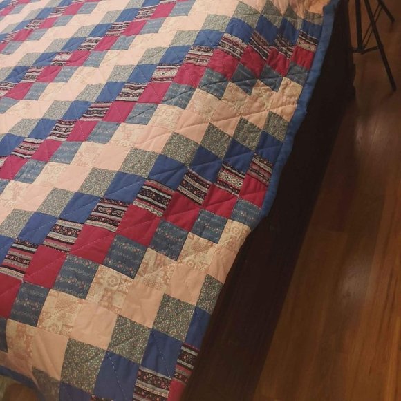 Handmade vintage Patchwork quilt 76x84 with pillow shams - Picture 2 of 10